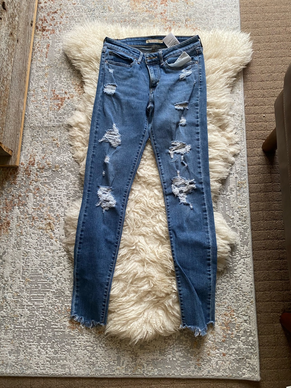 Levi’s 711 Skinny – Distressed Hem Jeans